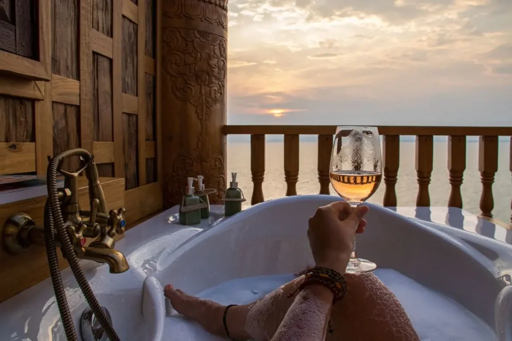 holiday letting tips hot tub
