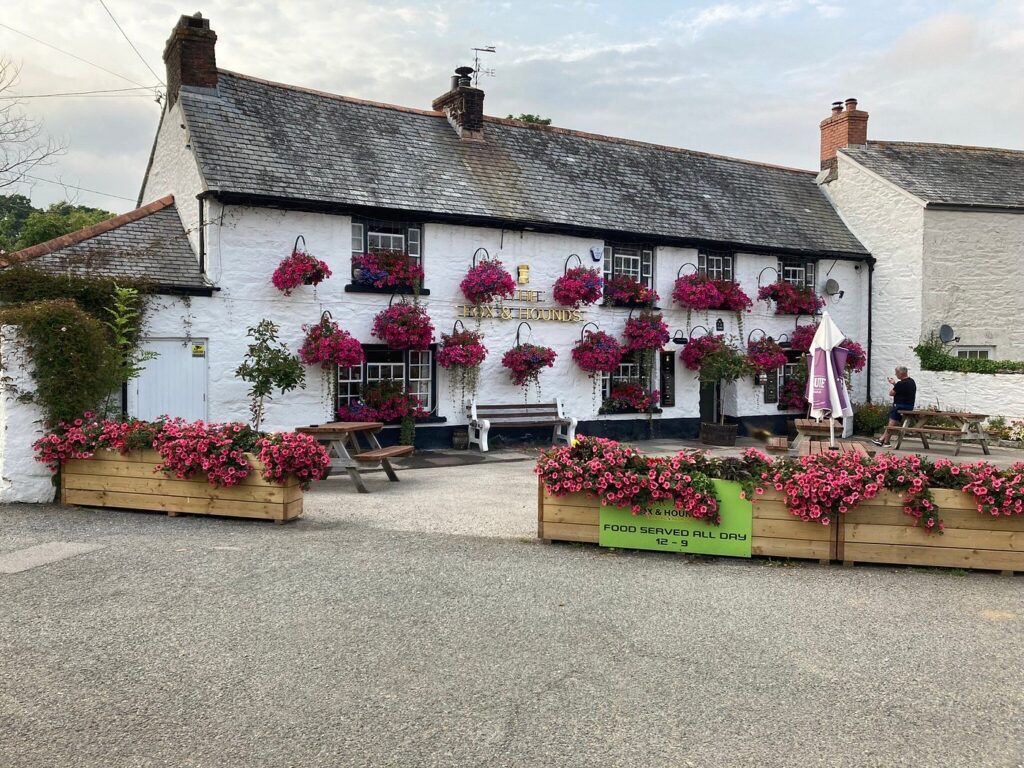 The Fox Hounds Comford